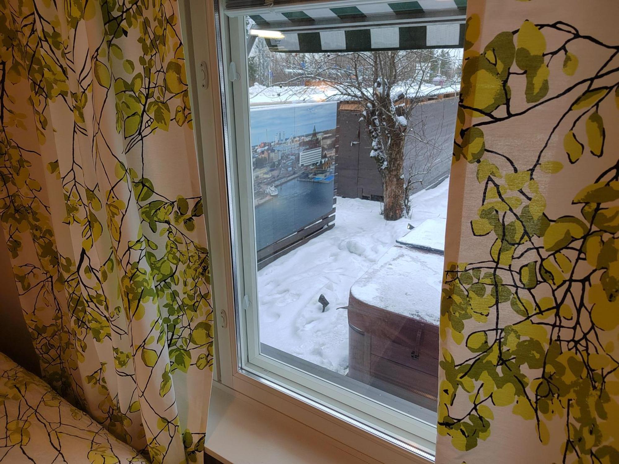 Relax & Recharge - A Unique Suite With A Touch Of Luxury - Hot Tub And Sauna Inspired Decor #Not A Real Sauna# Easy City Access - Direct Train 15 Min To City Helsinki Exterior photo