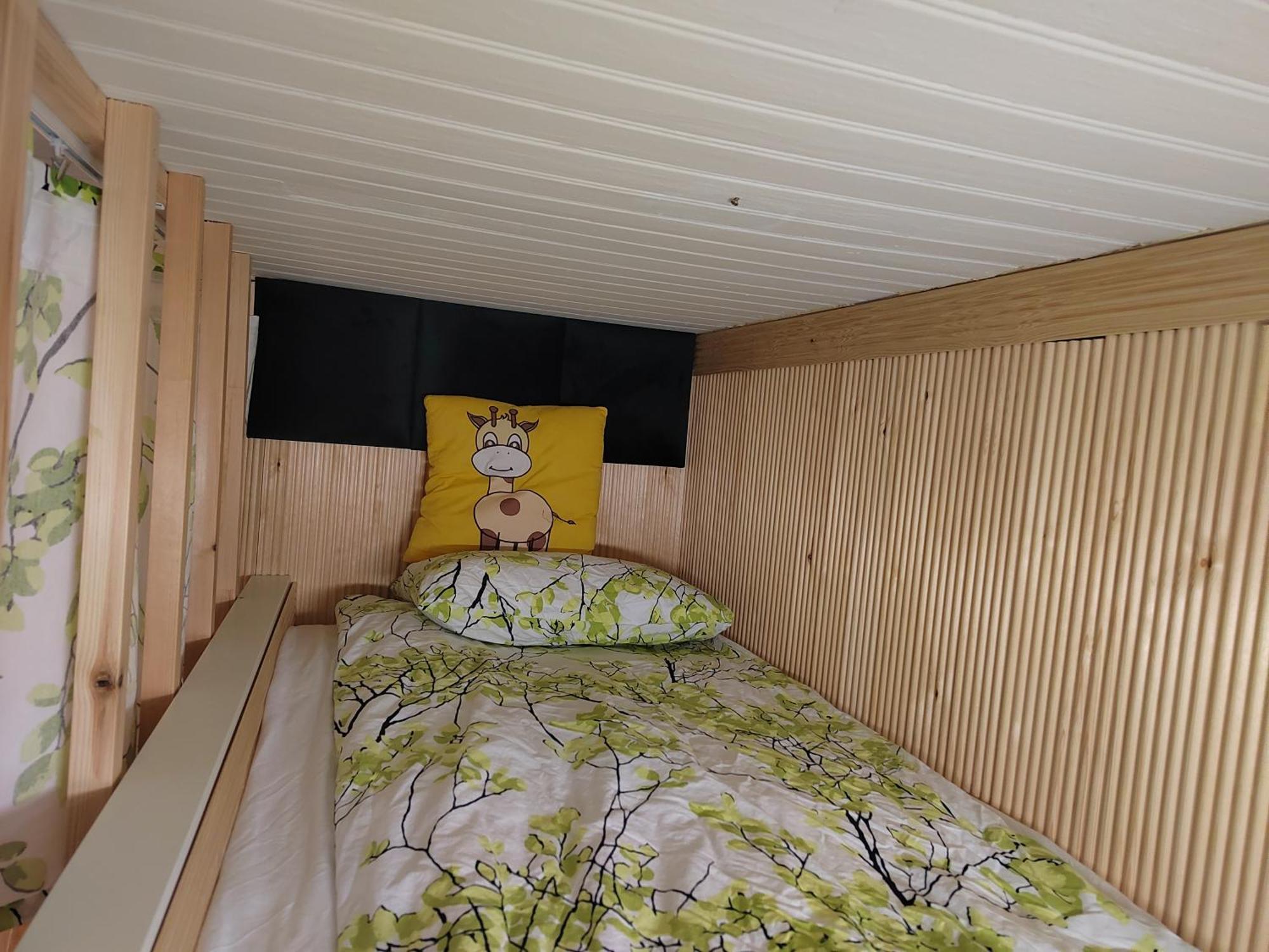 Relax & Recharge - A Unique Suite With A Touch Of Luxury - Hot Tub And Sauna Inspired Decor #Not A Real Sauna# Easy City Access - Direct Train 15 Min To City Helsinki Exterior photo