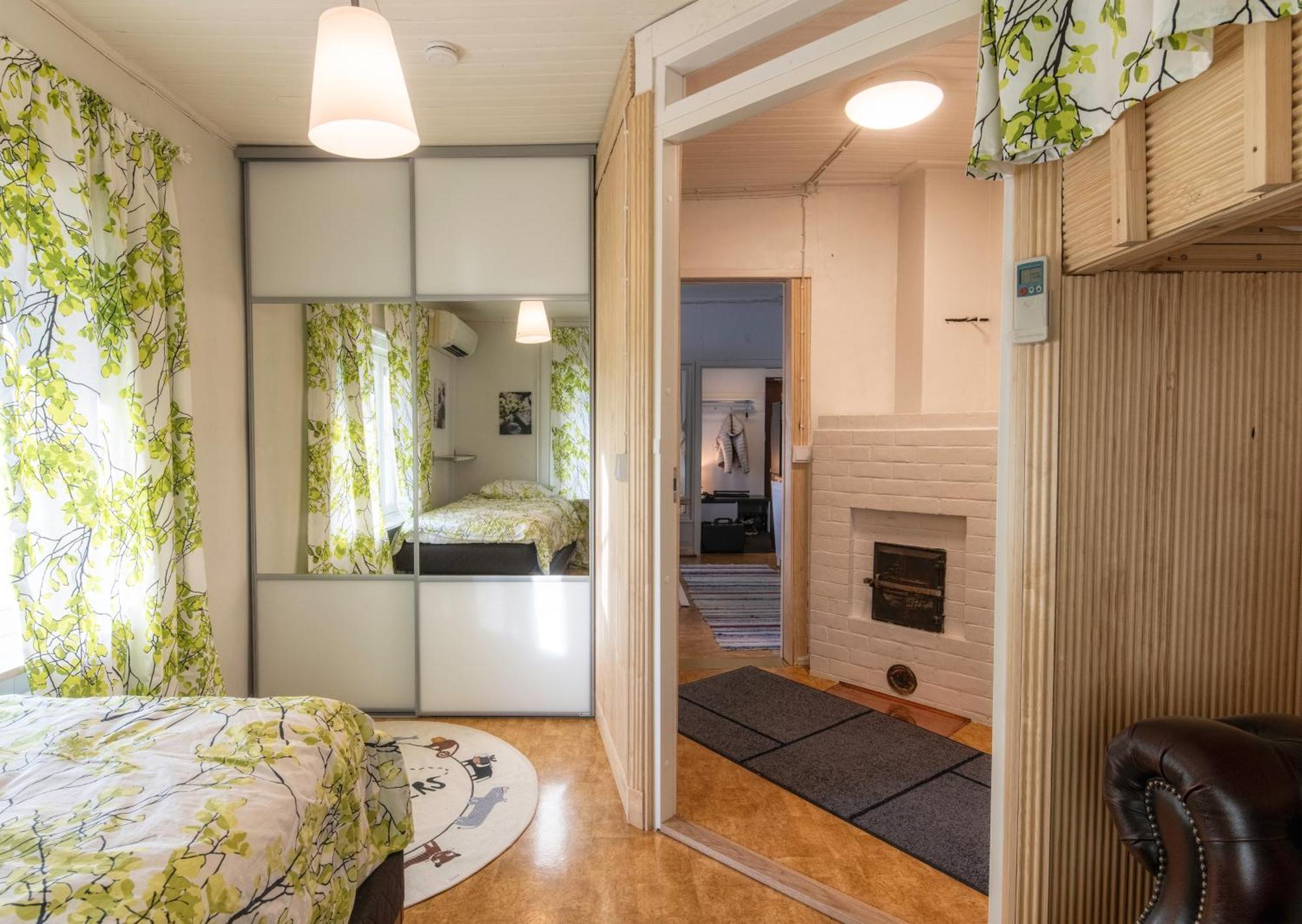 Relax & Recharge - A Unique Suite With A Touch Of Luxury - Hot Tub And Sauna Inspired Decor #Not A Real Sauna# Easy City Access - Direct Train 15 Min To City Helsinki Exterior photo
